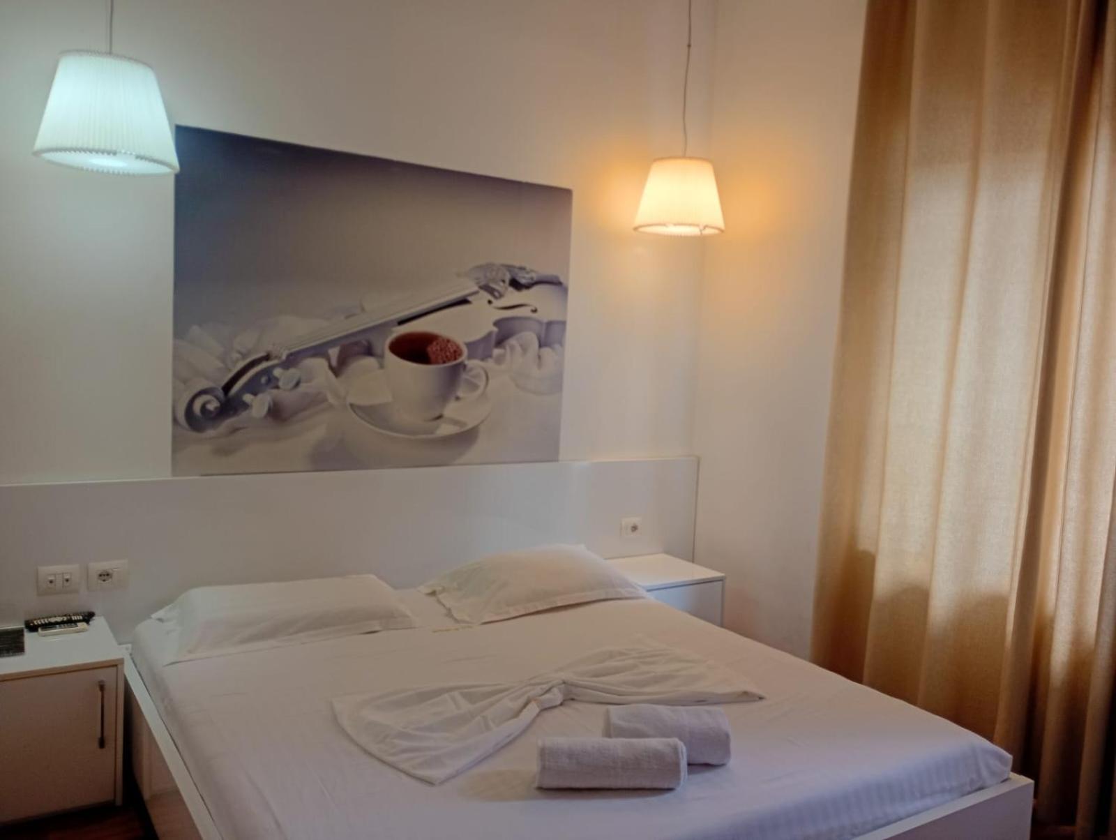 Boutique Artist Hotel ติรานา ภายนอก รูปภาพ