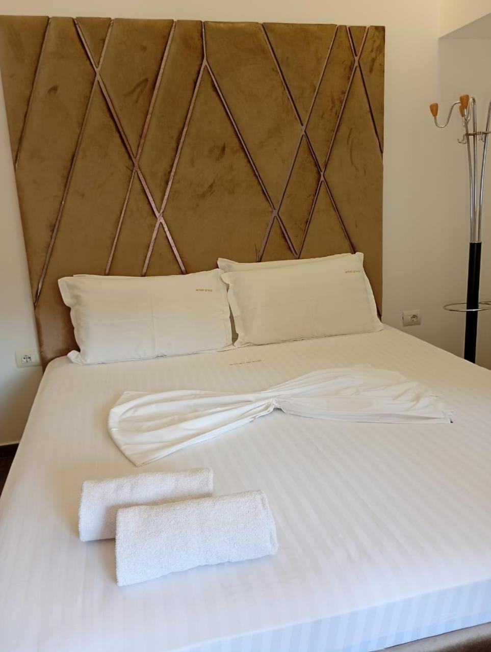 Boutique Artist Hotel ติรานา ภายนอก รูปภาพ