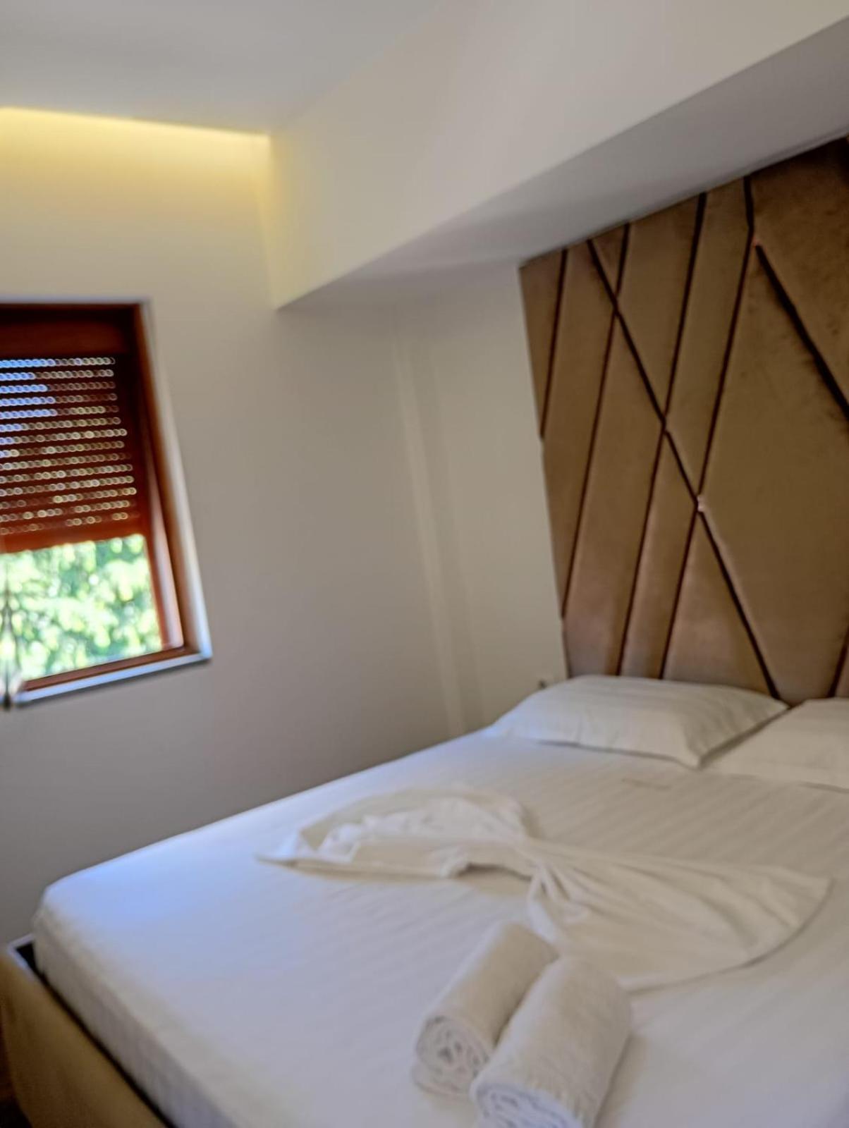 Boutique Artist Hotel ติรานา ภายนอก รูปภาพ