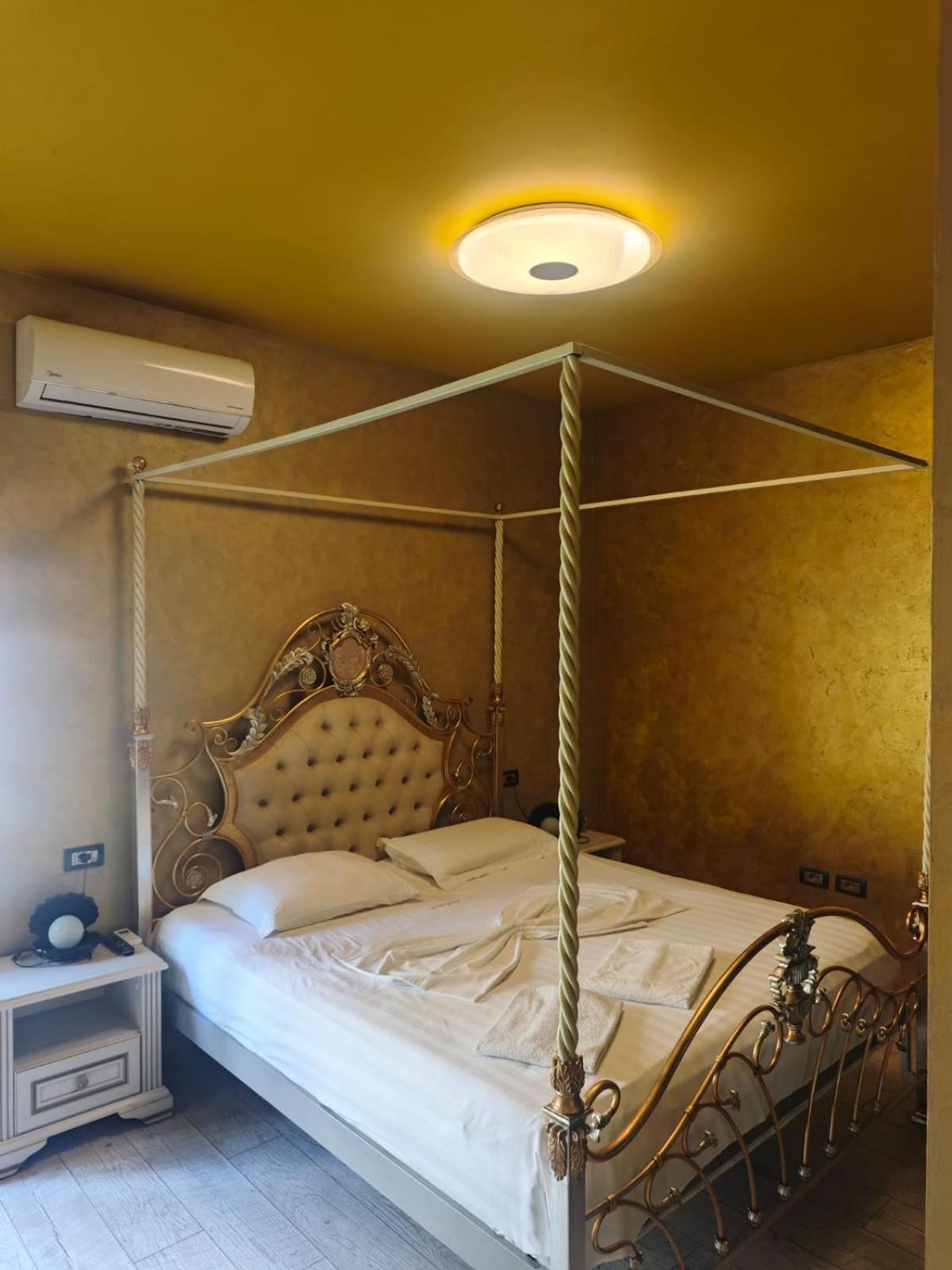 Boutique Artist Hotel ติรานา ภายนอก รูปภาพ